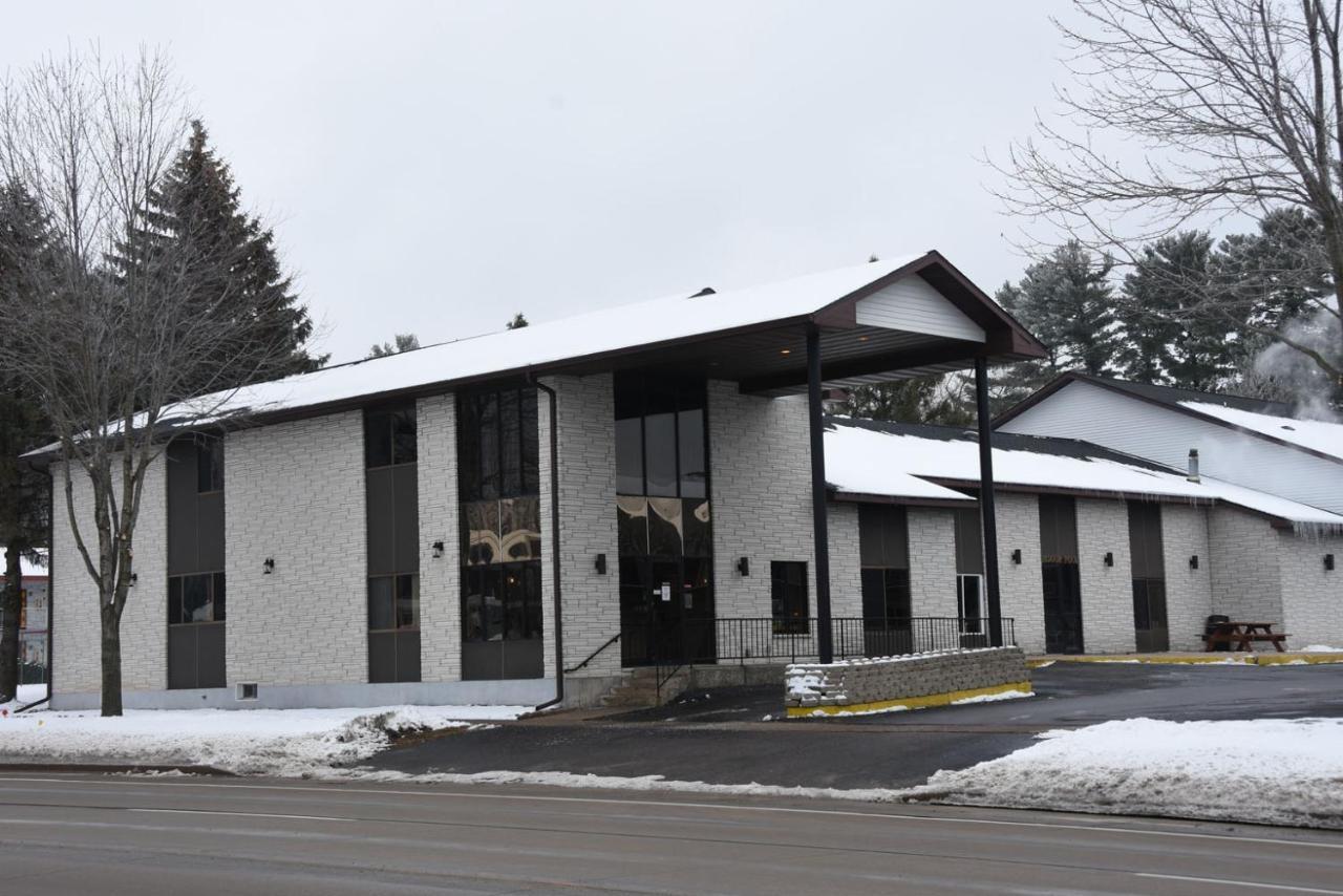 Woodside Dells Hotel & Suites Wisconsin Dells Exterior foto