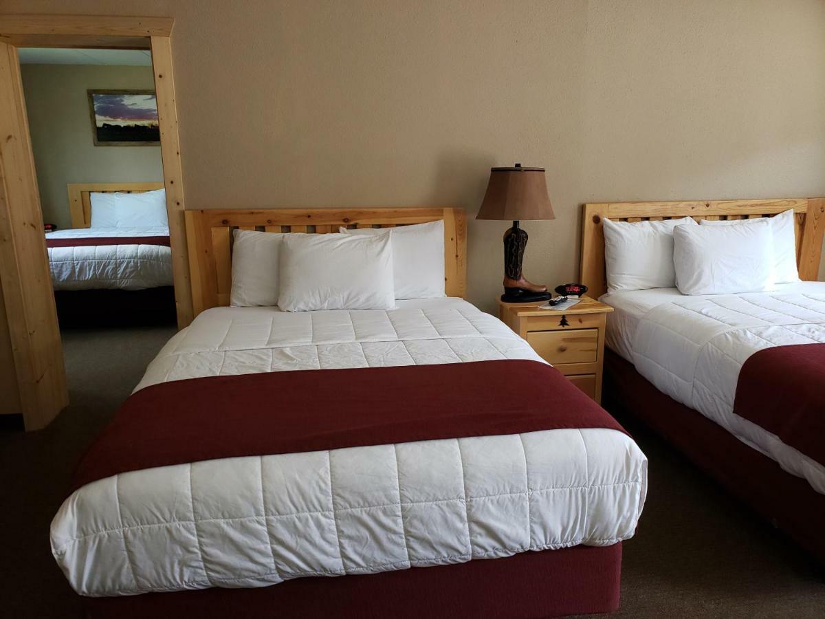 Woodside Dells Hotel & Suites Wisconsin Dells Exterior foto