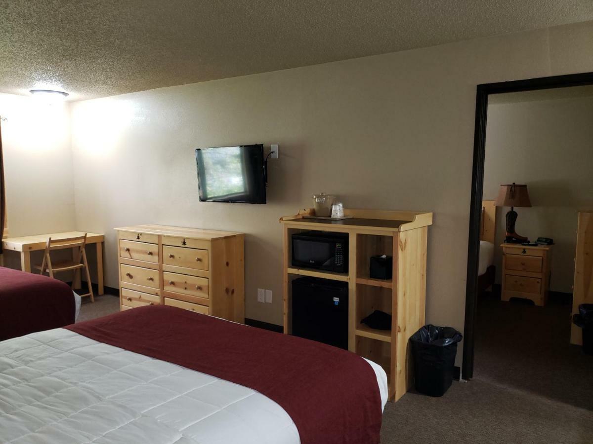 Woodside Dells Hotel & Suites Wisconsin Dells Exterior foto